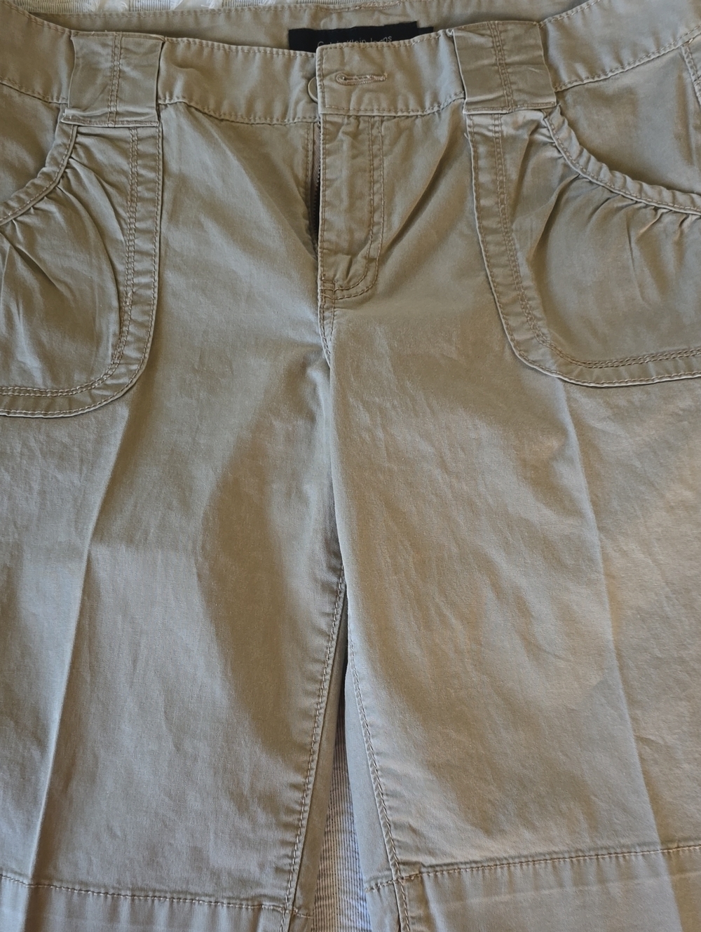 Calvin Klein Capris Beige Waistband with Brand Label